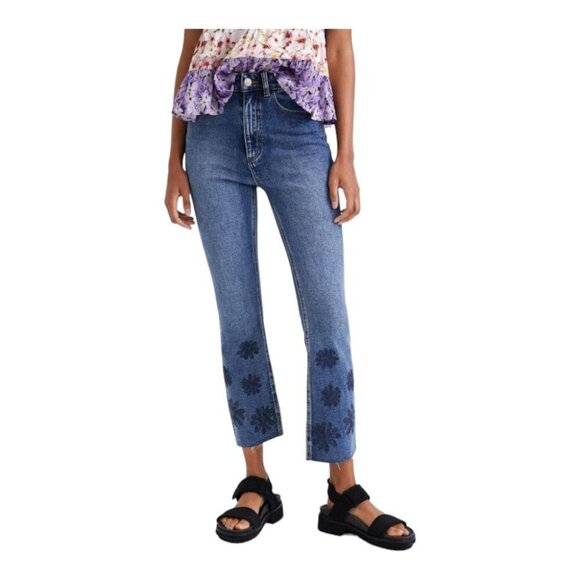 NWT Desigual Medium Wash Floral Embroidered Flared Jeans size 6 - Picture 15 of 15
